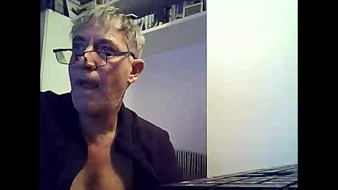 Snapshot of willfire71 chatting on 12-25-24, 12:37 Willfire71 online show from 12-25-24, 12:37