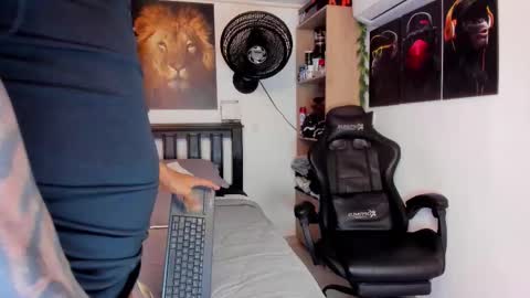 Snapshot of william_dracko9 chatting on 03-08-26, 03:54 Dracko online show from 03-08-26, 03:54