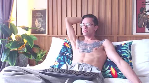 William online show from 01-12-26, 05:56