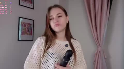Sarah online show from 06-20-26, 01:19