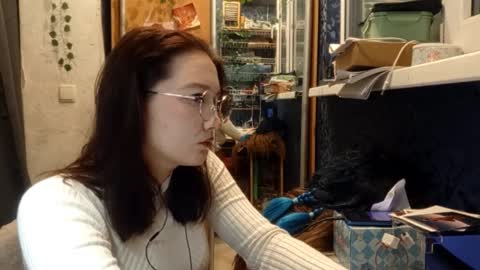 Phoebe online show from 02-18-26, 08:05