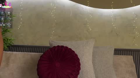 Snapshot of willow_hendrix chatting on 05-20-26, 11:05 Ms Willow online show from 05-20-26, 11:05