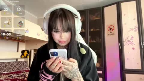 Kate online show from 05-12-26, 11:18