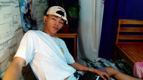 Snapshot of win_boy chatting on 06-26-26, 10:19 win_boy online show from 06-26-26, 10:19