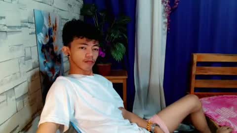 Snapshot of win_boy chatting on 07-18-26, 09:51 win_boy online show from 07-18-26, 09:51