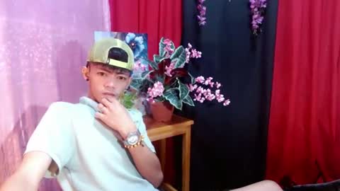 Snapshot of win_boy chatting on 07-28-26, 09:36 win_boy online show from 07-28-26, 09:36