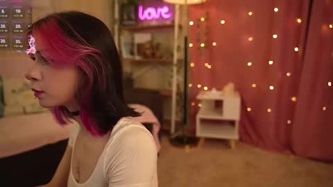 Snapshot of winaria chatting on 11-18-25, 04:39 Winaria online show from 11-18-25, 04:39