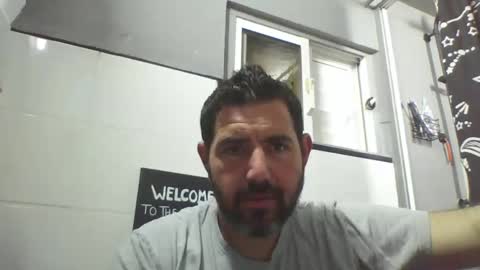 Snapshot of windowpane5 chatting on 02-14-25, 06:29 windowpane online show from 02-14-25, 06:29