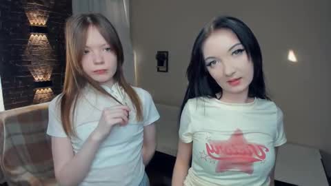Amalia and Mia online show from 03-11-26, 01:28