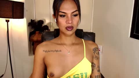Snapshot of winidaputa chatting on 06-22-26, 09:17 winidaputa online show from 06-22-26, 09:17