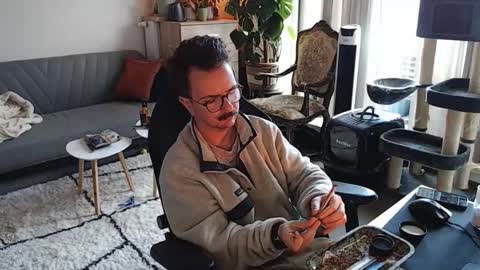 cream36 online show from 11-24-25, 08:03