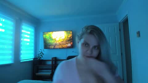 Winter Miracle online show from 04-25-26, 01:41