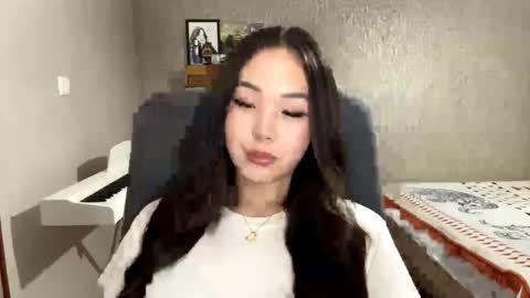 Amina online show from 10-31-25, 02:51