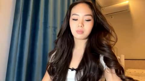 Amina online show from 11-28-25, 03:04