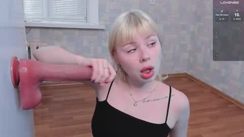 Sophie weight 50kg height 160 online show from 10-09-25, 08:45