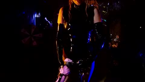 Snapshot of witch_fiona chatting on 06-25-26, 08:13 Goddess of two strapons - Mr. long Don Mr. Pinky online show from 06-25-26, 08:13