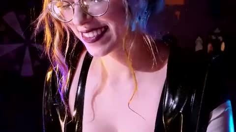 Snapshot of witch_fiona chatting on 06-30-26, 08:10 Goddess of two strapons - Mr. long Don Mr. Pinky online show from 06-30-26, 08:10