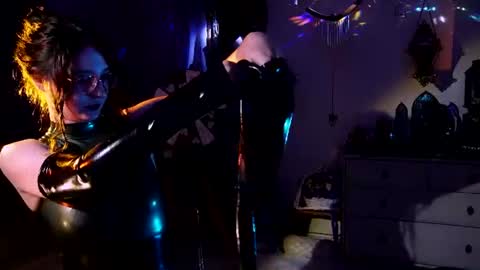 Snapshot of witch_fiona chatting on 07-12-26, 08:00 Goddess of two strapons - Mr. long Don Mr. Pinky online show from 07-12-26, 08:00