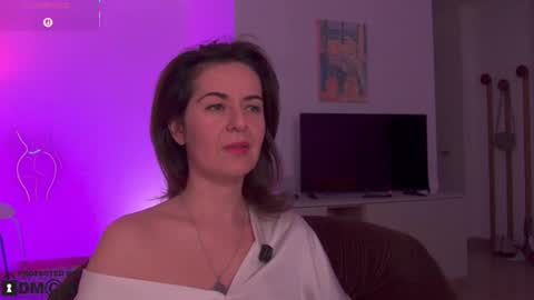 Snapshot of witch_in_silk chatting on 11-22-25, 04:17 Witch in Silk online show from 11-22-25, 04:17