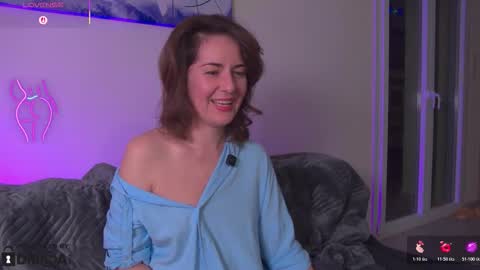 Snapshot of witch_in_silk chatting on 12-13-25, 07:53 Witch in Silk online show from 12-13-25, 07:53