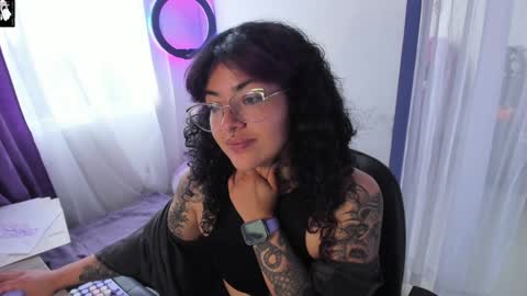 Snapshot of witchofhearts chatting on 01-10-25, 09:31 Luna Violeta A r t i s t online show from 01-10-25, 09:31