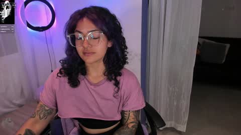 Snapshot of witchofhearts chatting on 01-24-25, 01:13 Luna Violeta A r t i s t online show from 01-24-25, 01:13