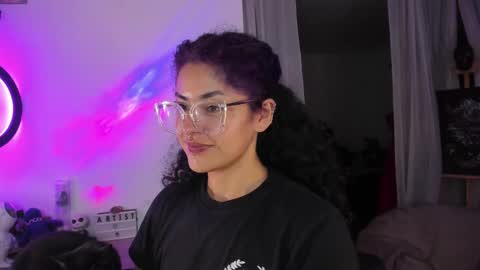 Snapshot of witchofhearts chatting on 02-19-25, 02:33 Luna Violeta A r t i s t online show from 02-19-25, 02:33