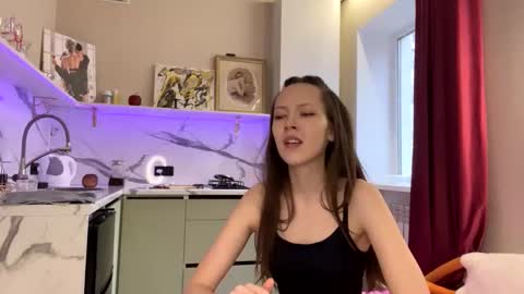 Snapshot of withlovebella chatting on 01-23-25, 11:15 Isobelle online show from 01-23-25, 11:15
