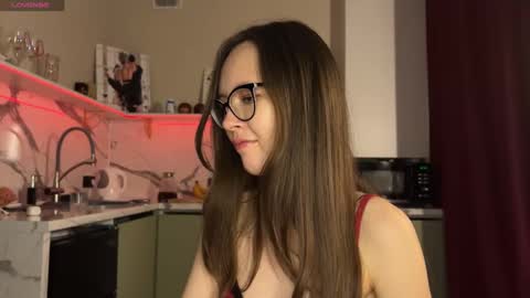 Snapshot of withlovebella chatting on 02-12-25, 02:54 Isobelle online show from 02-12-25, 02:54