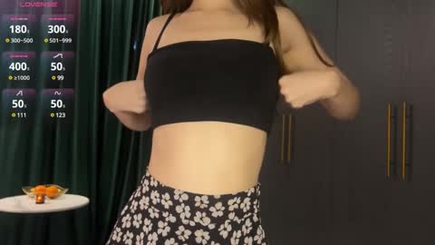 Snapshot of withlovebella chatting on 02-19-25, 01:39 Isobelle online show from 02-19-25, 01:39