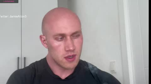 Snapshot of wlademarbergs chatting on 05-16-26, 06:43 Wlademar online show from 05-16-26, 06:43