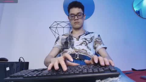  W O L F  online show from 09-12-25, 11:32