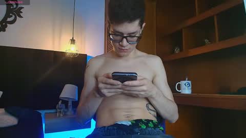  W O L F  online show from 04-25-26, 11:24