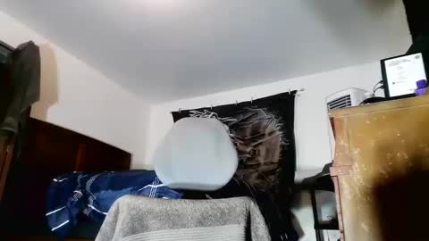 Snapshot of wolfman79 chatting on 09-17-25, 10:39 wolfman79 online show from 09-17-25, 10:39