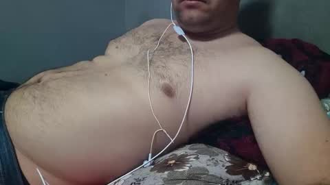 Snapshot of wolfrot chatting on 01-17-26, 02:16 wolf boy online show from 01-17-26, 02:16