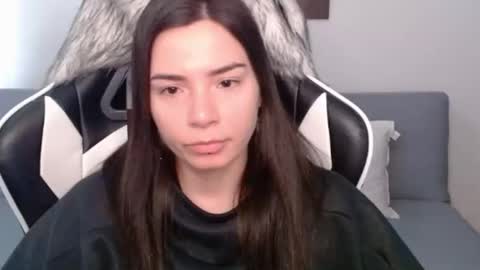 Snapshot of wolfs_daughter chatting on 12-12-24, 07:04 Alex online show from 12-12-24, 07:04