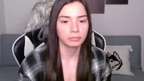 Snapshot of wolfs_daughter chatting on 01-11-25, 04:16 Alex online show from 01-11-25, 04:16