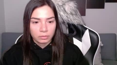 Snapshot of wolfs_daughter chatting on 02-11-25, 02:35 Alex online show from 02-11-25, 02:35