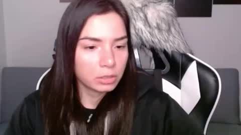 Snapshot of wolfs_daughter chatting on 02-15-25, 04:14 Alex online show from 02-15-25, 04:14