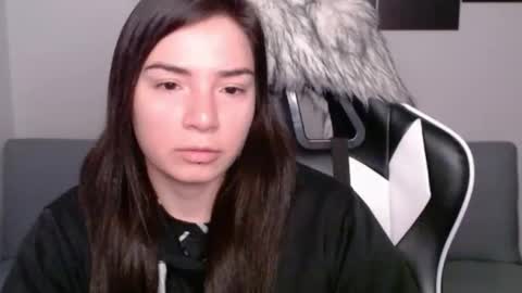 Snapshot of wolfs_daughter chatting on 02-16-25, 02:09 Alex online show from 02-16-25, 02:09