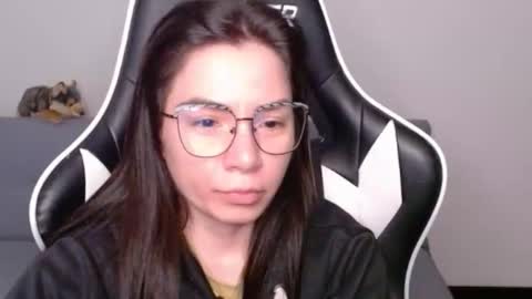 Snapshot of wolfs_daughter chatting on 05-30-26, 02:19 Alex online show from 05-30-26, 02:19