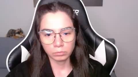 Snapshot of wolfs_daughter chatting on 06-09-26, 02:56 Alex online show from 06-09-26, 02:56
