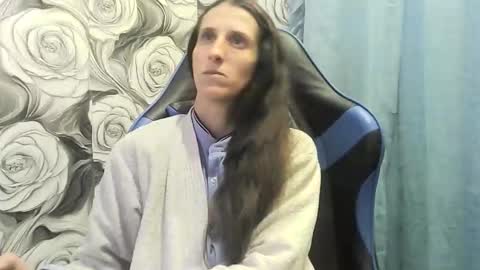 Snapshot of wolfxsnow chatting on 12-21-25, 07:59 wolfxsnow online show from 12-21-25, 07:59