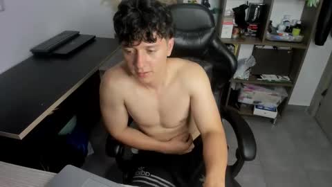 Snapshot of wolker_allan chatting on 12-19-25, 04:19 wolker_allan online show from 12-19-25, 04:19