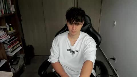 Snapshot of wolker_allan chatting on 02-18-26, 01:51 wolker_allan online show from 02-18-26, 01:51