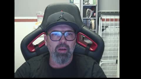 Snapshot of womenizzeer chatting on 06-09-26, 09:48 Adam online show from 06-09-26, 09:48