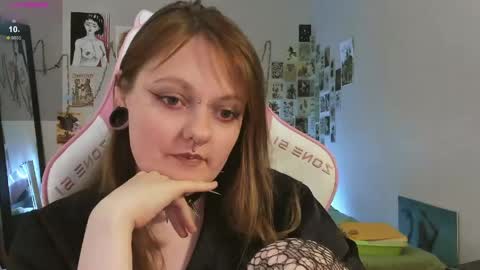 Snapshot of wonderconnie chatting on 05-19-26, 02:12 wonderconnie online show from 05-19-26, 02:12