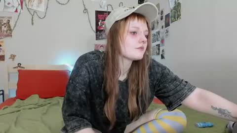 Snapshot of wonderconnie chatting on 07-10-26, 01:25 wonderconnie online show from 07-10-26, 01:25