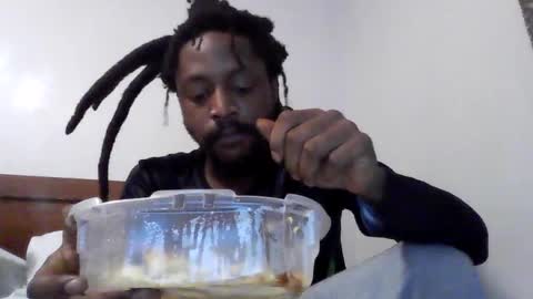 Snapshot of woodpipe69 chatting on 09-25-25, 05:05 Woodpipe69 online show from 09-25-25, 05:05