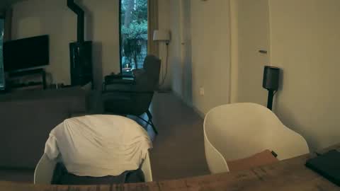 Snapshot of woodwurm chatting on 12-17-25, 07:36 woodwurm and Snoeske online show from 12-17-25, 07:36